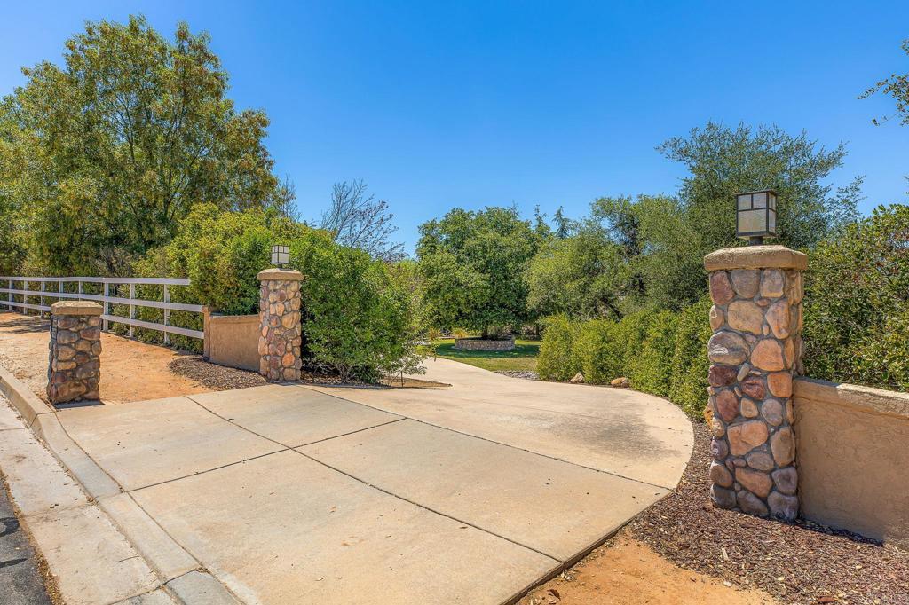 2445 Southern Oak Road Ramona, CA 92065 - Photo 10 of 60