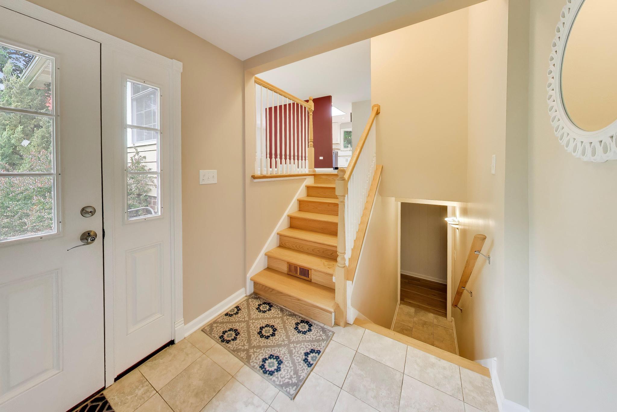 33432 120th Street Randall, WI 53181 - Photo 5 of 42 Foyer