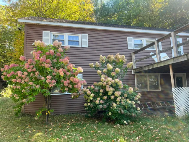 $279,000 | 795 Memorial Drive, Winthrop, ME 04364