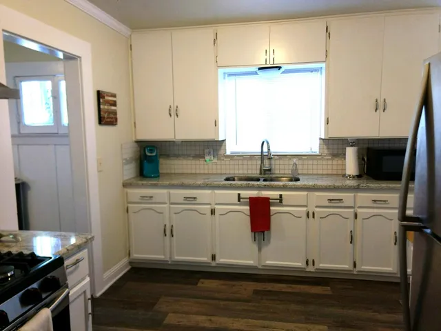 $320,500 | 630 East Dudley Avenue, Fresno, CA 93728