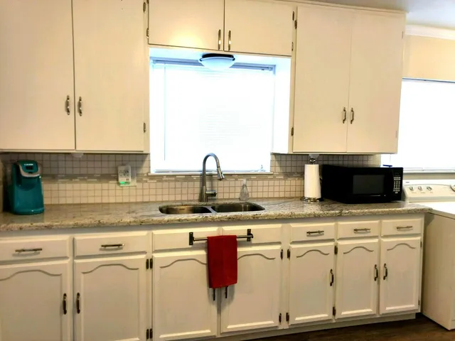 $320,500 | 630 East Dudley Avenue, Fresno, CA 93728