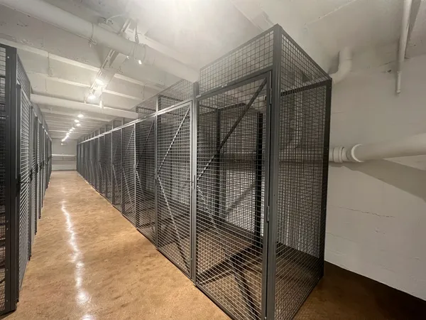 $1,615 | 1650 West Roscoe Street, Unit 210, Chicago, IL 60657