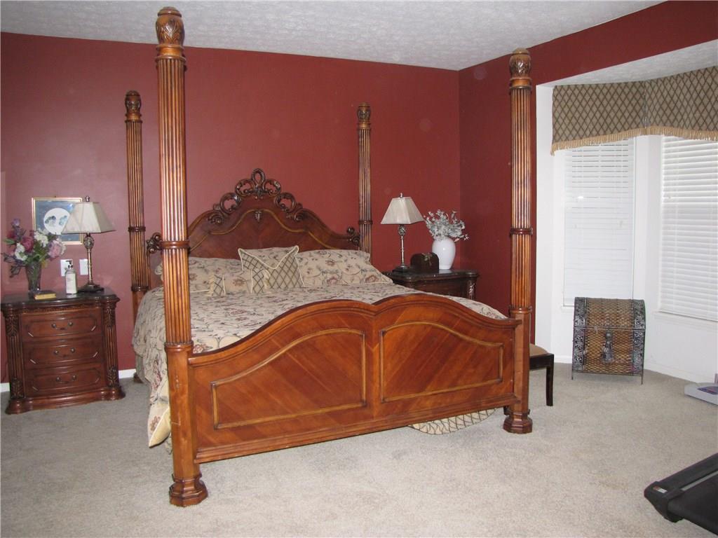 12995 Ratliff Run Fishers, IN 46037 - Photo 11 of 24 Gallery Image 11