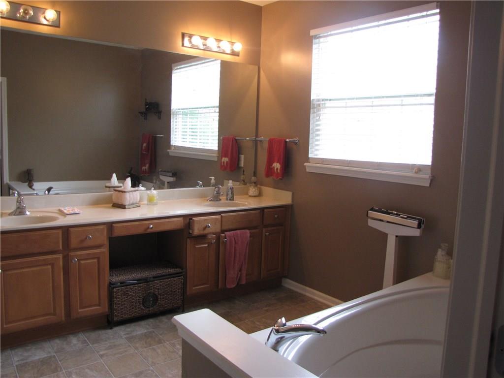 12995 Ratliff Run Fishers, IN 46037 - Photo 12 of 24 Gallery Image 12