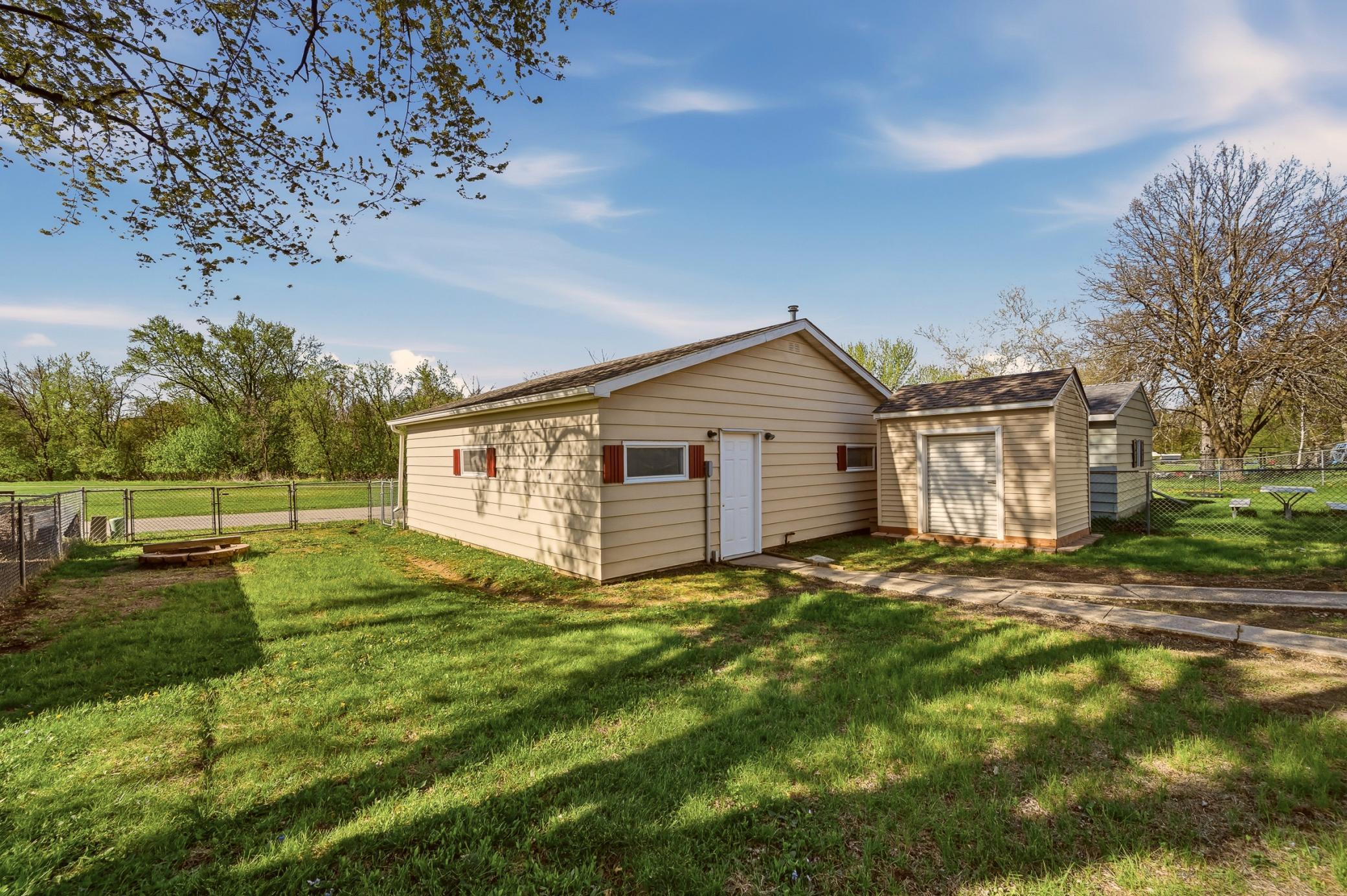 1003 13th Avenue Southwest Austin, MN 55912 - Photo 3 of 25