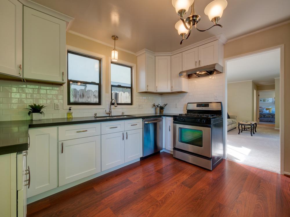 1308 Oxford Street Redwood City, CA 94061 - Photo 1 of 18