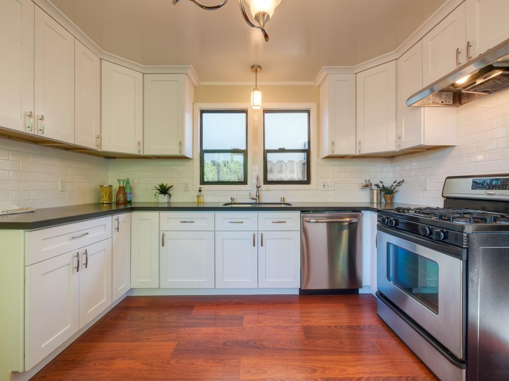 1308 Oxford Street Redwood City, CA 94061 - Photo 2 of 18