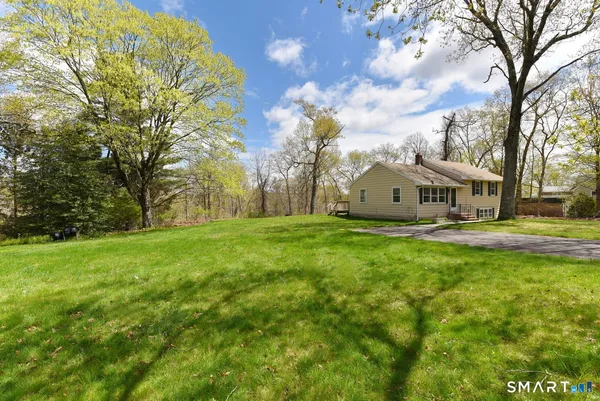 $2,500 | 18 Old Young Street, East Hampton, CT 06424