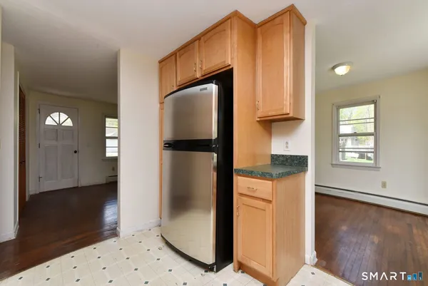 $2,500 | 18 Old Young Street, East Hampton, CT 06424