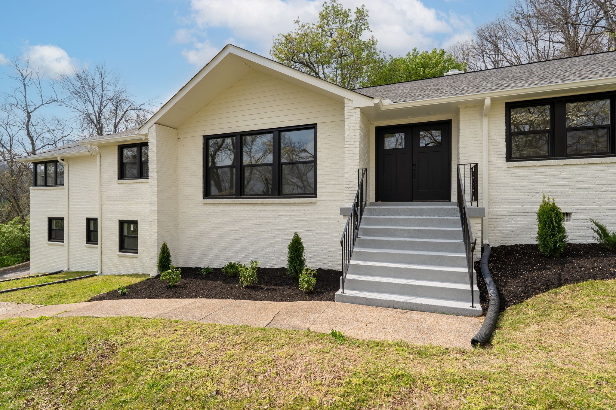 6612 Fox Hollow Road Nashville, TN 37205 - Photo 2 of 44