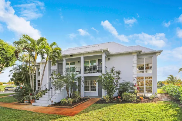 $2,400 | 964 Northwest Spruce Ridge Drive, Unit D1, Stuart, FL 34994