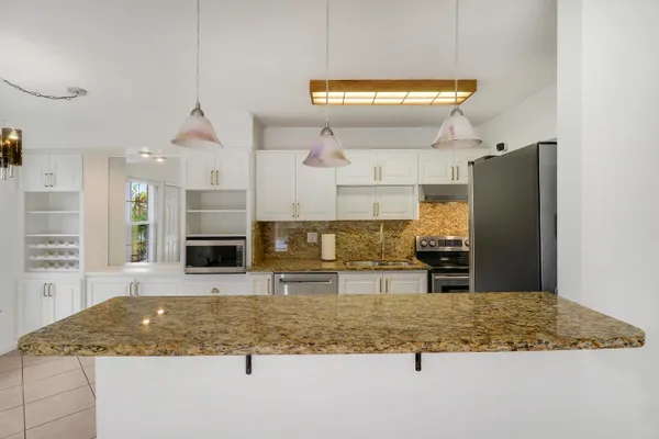 $2,400 | 964 Northwest Spruce Ridge Drive, Unit D1, Stuart, FL 34994