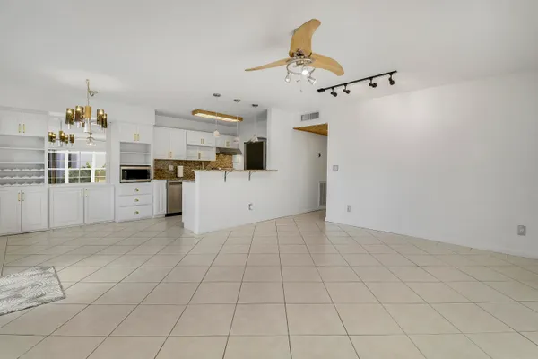 $2,400 | 964 Northwest Spruce Ridge Drive, Unit D1, Stuart, FL 34994