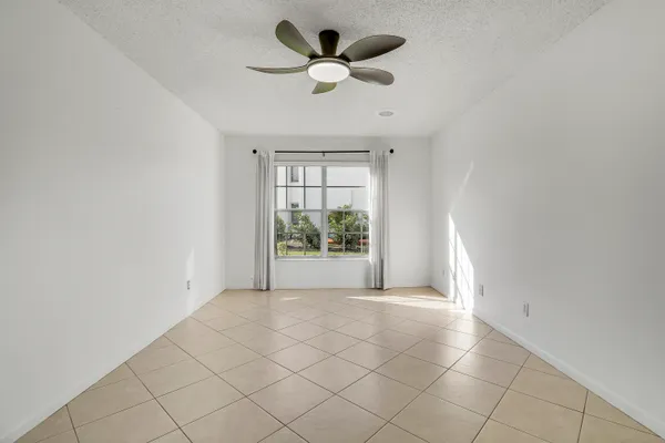 $2,400 | 964 Northwest Spruce Ridge Drive, Unit D1, Stuart, FL 34994