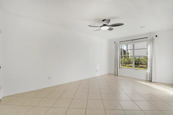 $2,400 | 964 Northwest Spruce Ridge Drive, Unit D1, Stuart, FL 34994