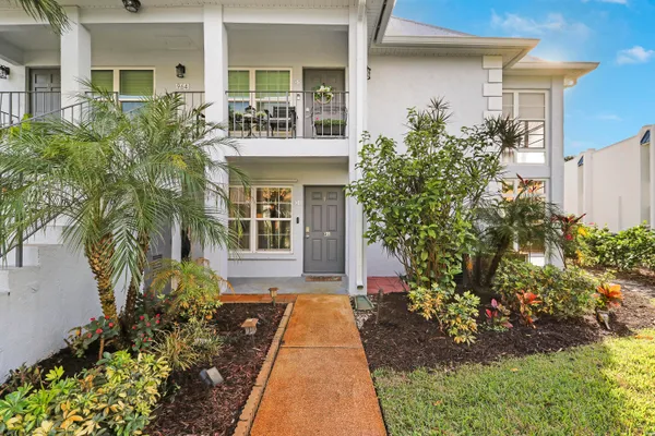 $2,400 | 964 Northwest Spruce Ridge Drive, Unit D1, Stuart, FL 34994