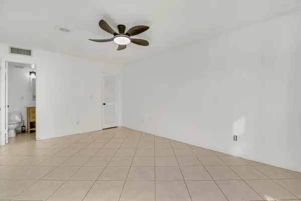 $2,400 | 964 Northwest Spruce Ridge Drive, Unit D1, Stuart, FL 34994