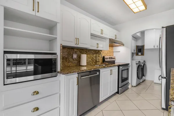 $2,400 | 964 Northwest Spruce Ridge Drive, Unit D1, Stuart, FL 34994