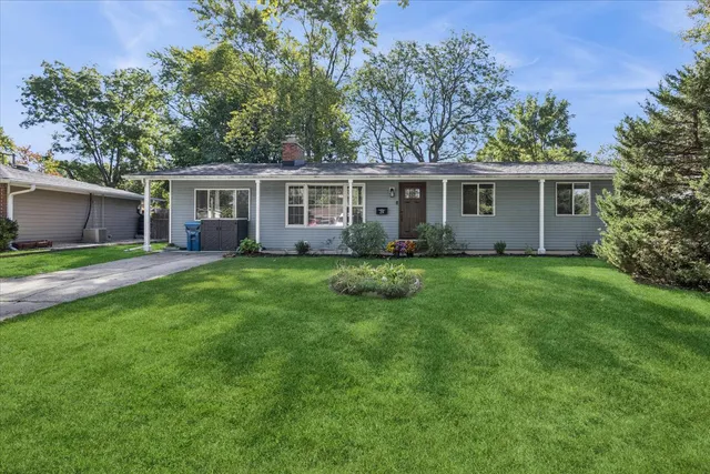 $305,000 | 29 Briarcliff Road, Montgomery, IL 60538