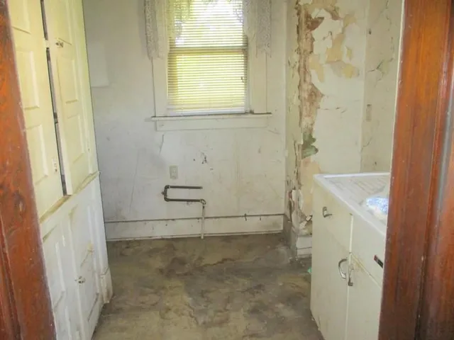 $64,900 | 66 Beaver Street, Leetsdale, PA 15003