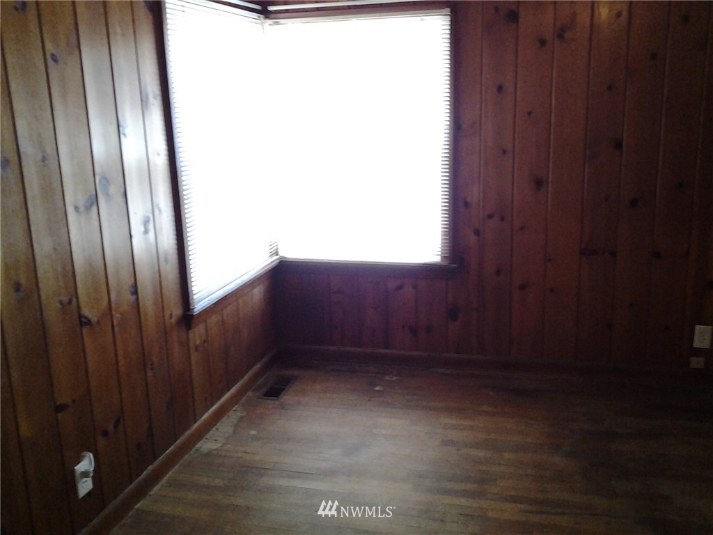 273 Thomas Avenue Southwest Renton, WA 98057 - Photo 13 of 23