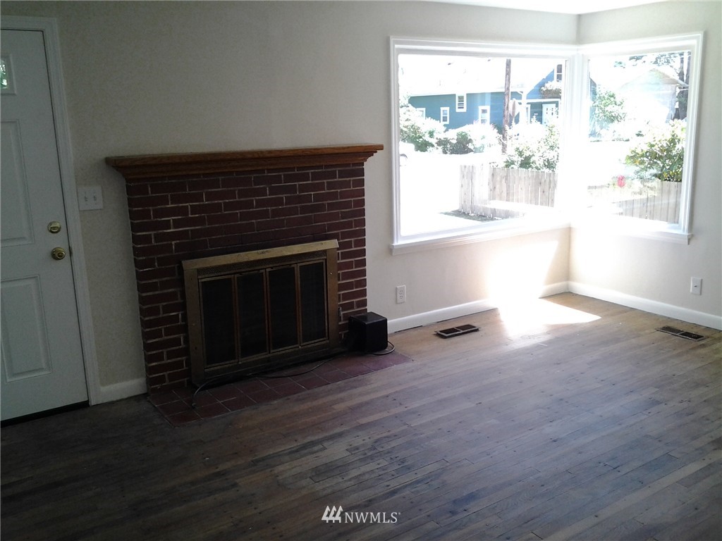 273 Thomas Avenue Southwest Renton, WA 98057 - Photo 4 of 23