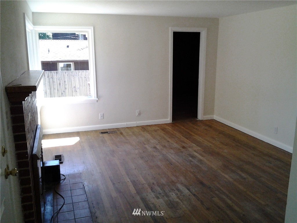 273 Thomas Avenue Southwest Renton, WA 98057 - Photo 5 of 23