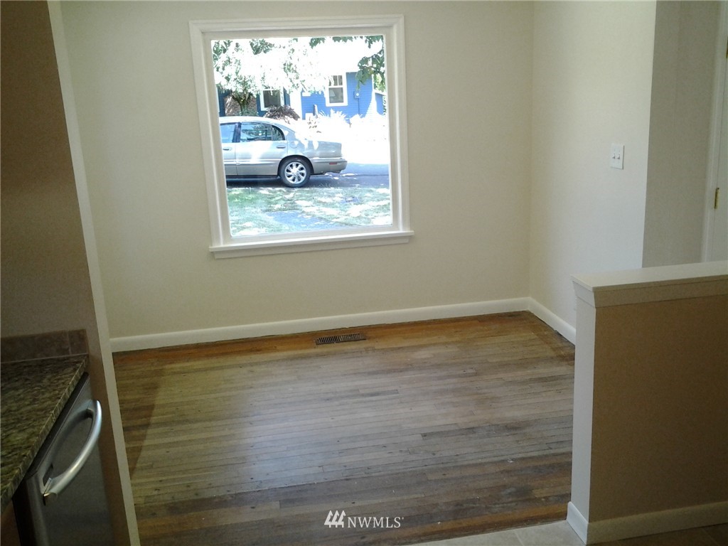 273 Thomas Avenue Southwest Renton, WA 98057 - Photo 6 of 23