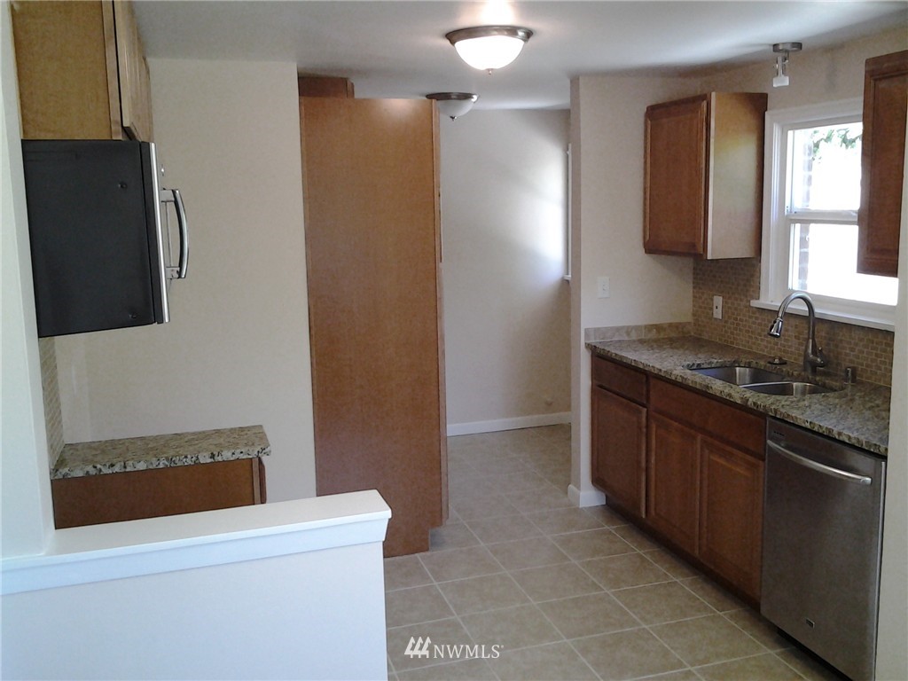 273 Thomas Avenue Southwest Renton, WA 98057 - Photo 8 of 23