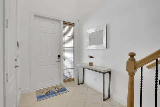 a view of entryway and hall