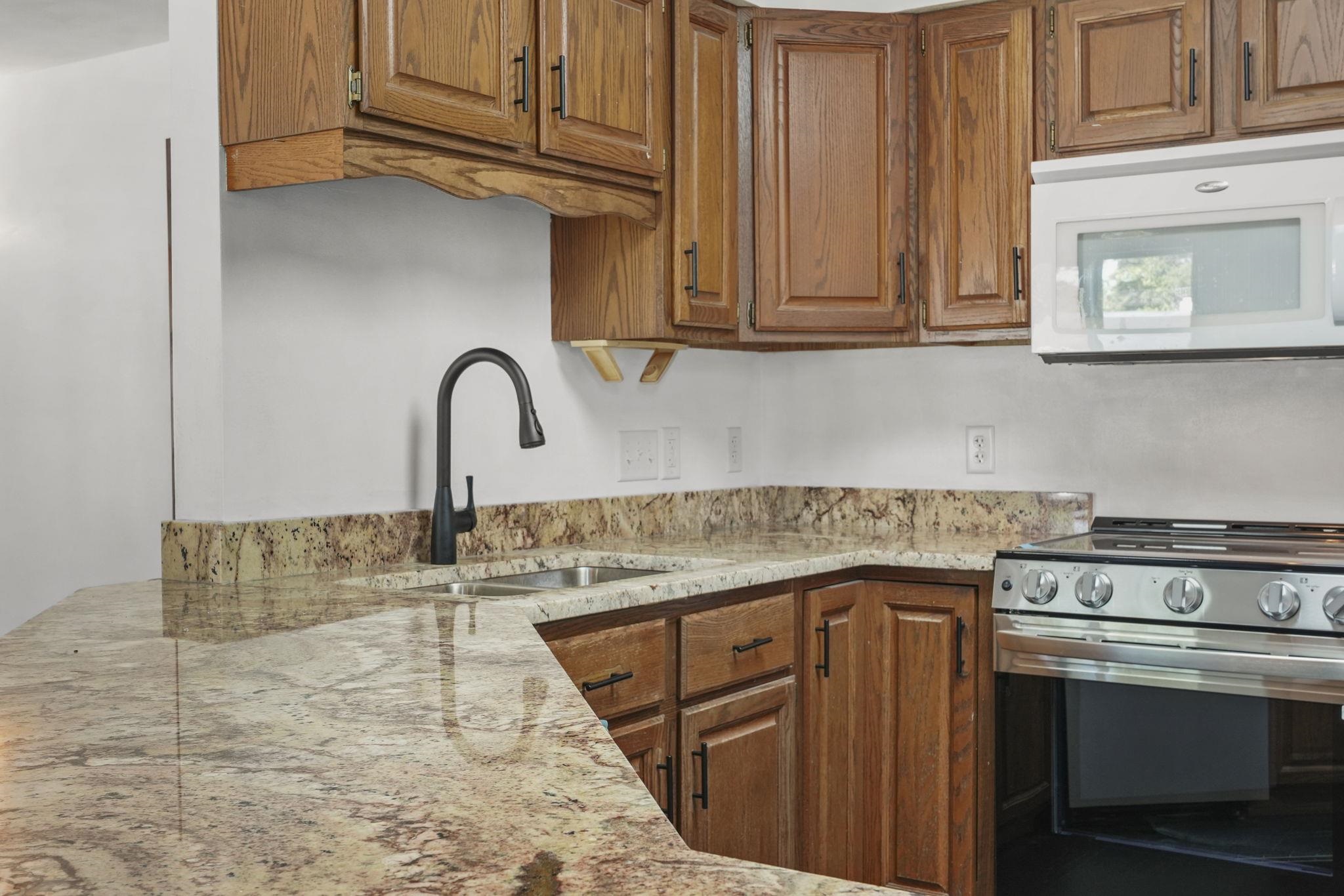 207 South Rutland Street Brooklyn, WI 53521 - Photo 21 of 61