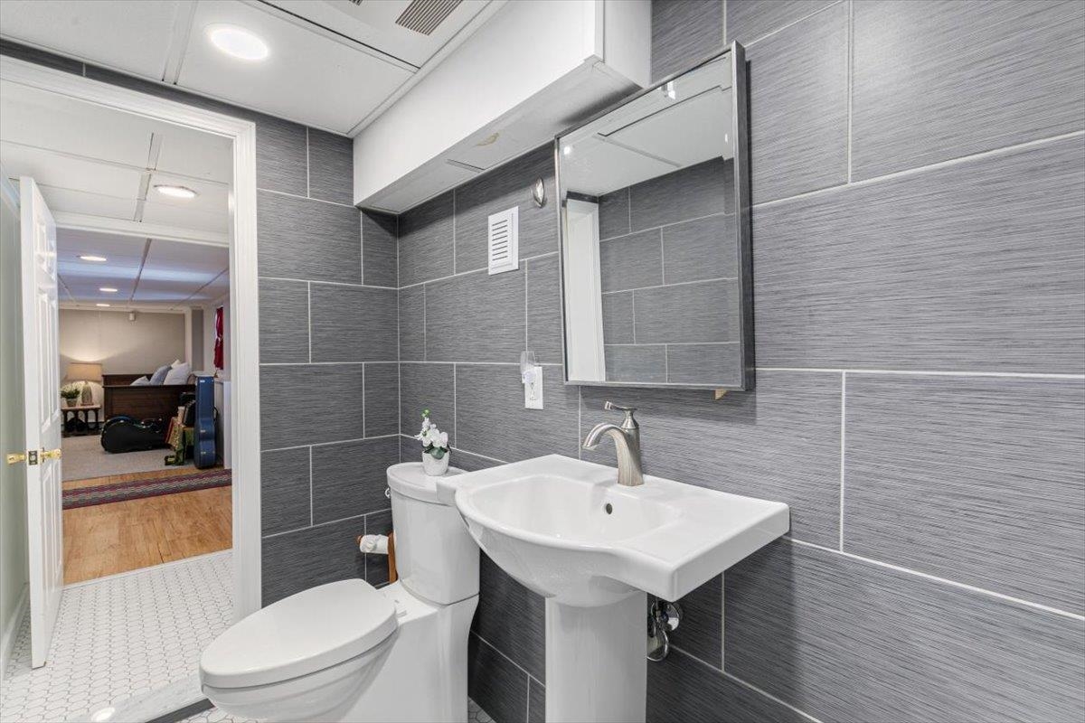 11 Farview Hill Road Atkinson, NH 03811 - Photo 34 of 36