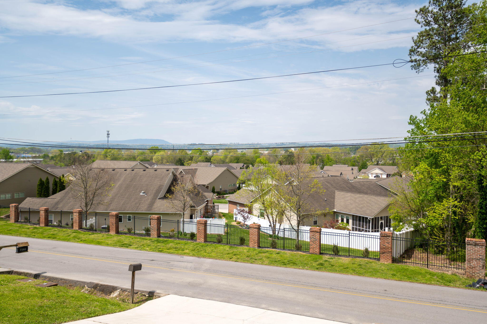 7266 Noah Reid Road Chattanooga, TN 37421 - Photo 4 of 32 29-web-or-mls-DSC_0546-Enhanced-NR