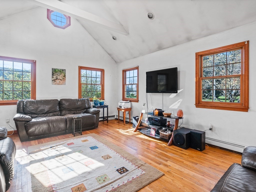 25 Cynthia Road Seekonk, MA 02771 - Photo 8 of 33 Gallery Image 8