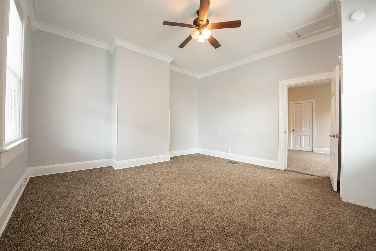 1920 Russell Street Covington, KY 41014 - Photo 4 of 16 Gallery Image 4