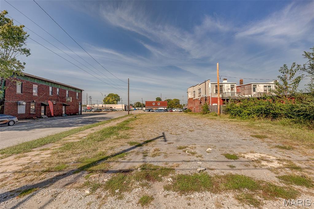 1348 Madison Avenue Madison, IL 62060 - Photo 13 of 14