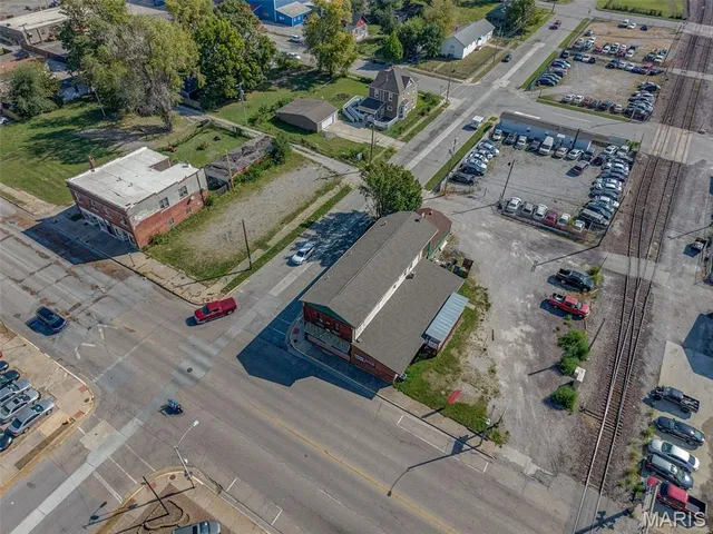 $226,000 | 1348 Madison Avenue, Madison, IL 62060