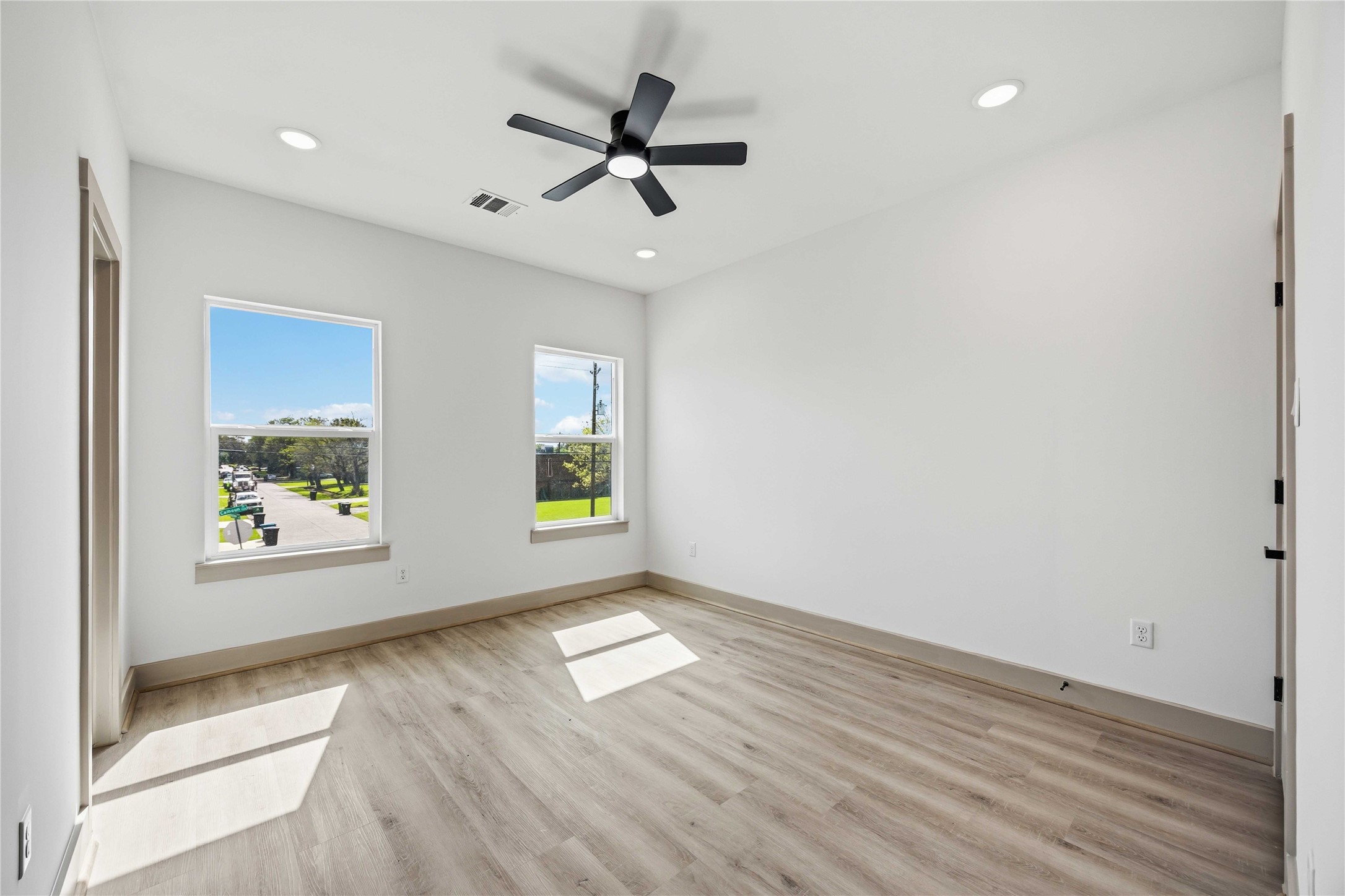 7555 Calhoun Road, Unit A Houston, TX 77033 - Photo 25 of 29 Gallery Image 25