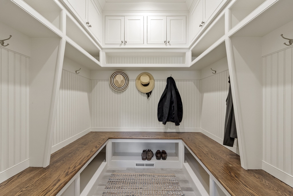 343 Nashawtuc Road Concord, MA 01742 - Photo 9 of 41 a view of walk in closet