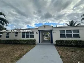 $1,350 | 1956 Lincoln Street, Unit 2, Hollywood, FL 33020
