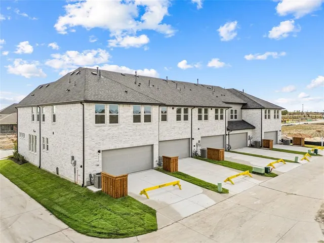 $1,800 | 9613 Dahlia Boulevard, Mesquite, TX 75126