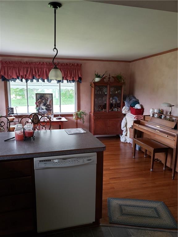 1602 Mercer Road Fredonia, PA 16124 - Photo 5 of 23