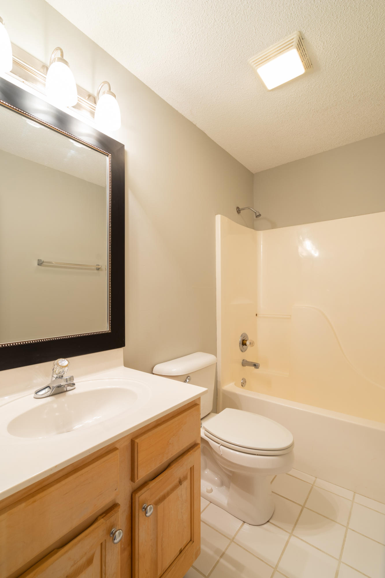 2060 Paris Metz Road Chattanooga, TN 37421 - Photo 18 of 23 Full Bath
