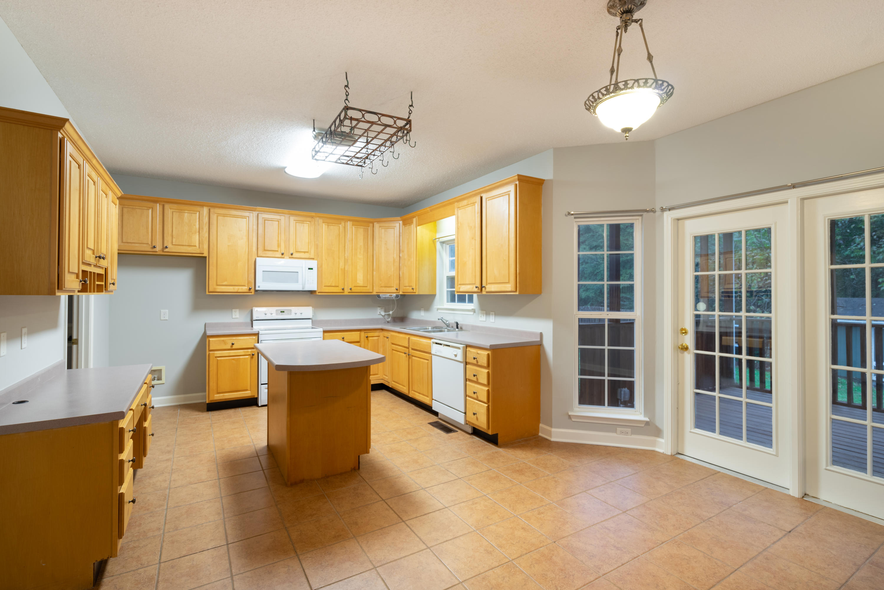 2060 Paris Metz Road Chattanooga, TN 37421 - Photo 8 of 23 Kitchen