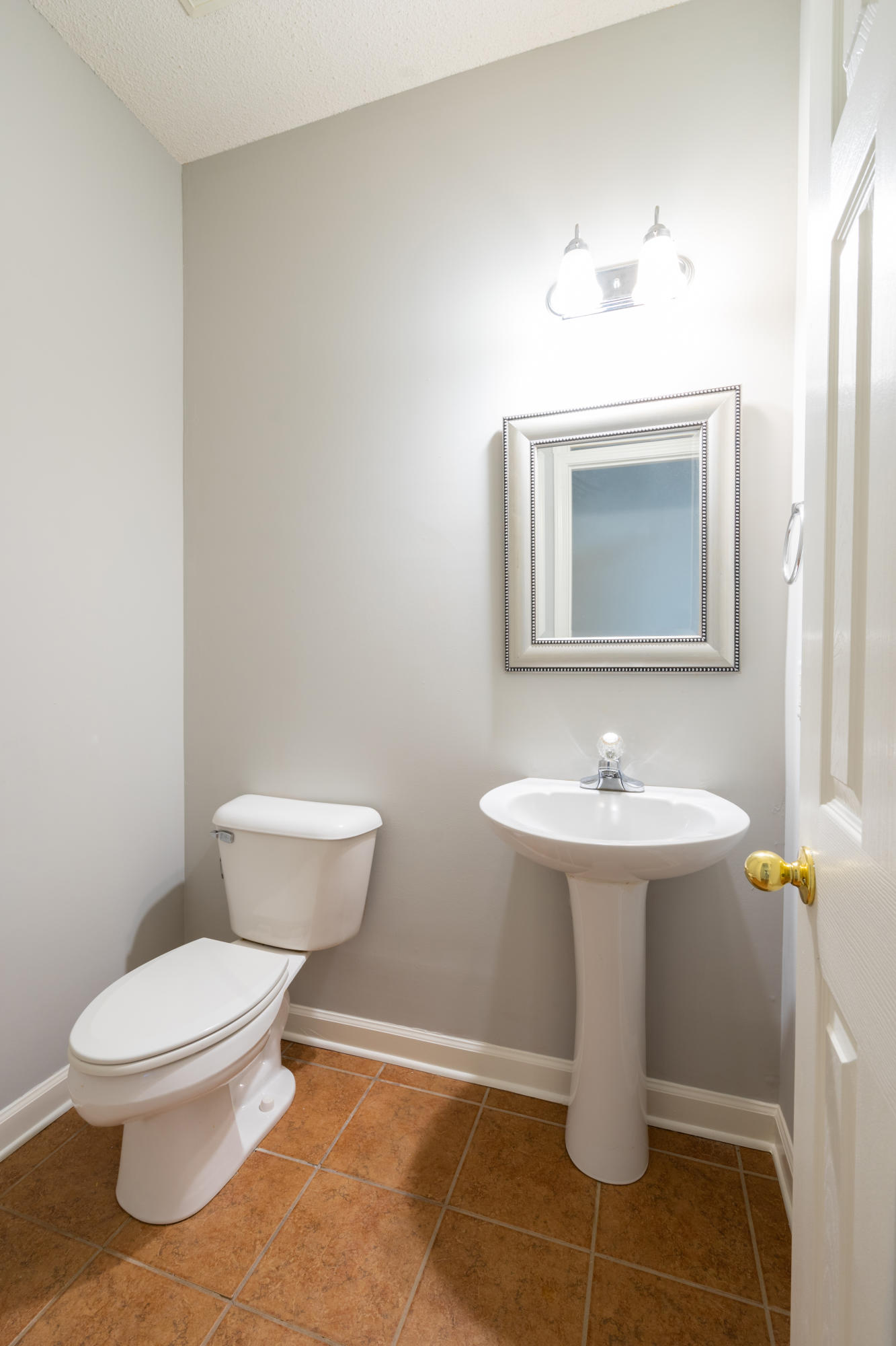 2060 Paris Metz Road Chattanooga, TN 37421 - Photo 9 of 23 Half Bath