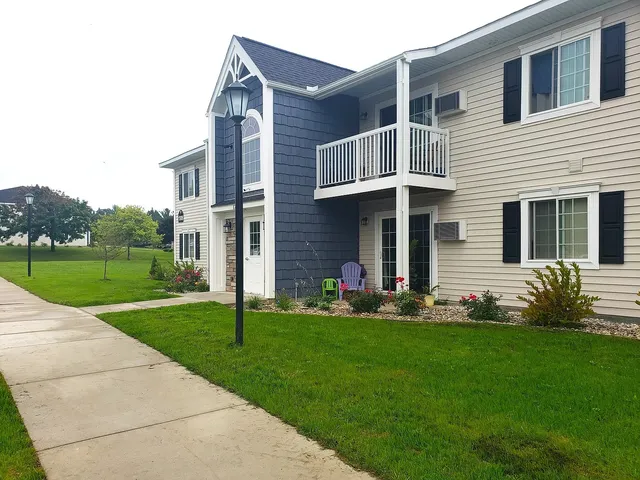 $673 | 1301 Crestview Drive, Petoskey, MI 49770