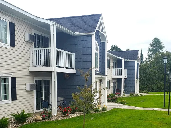 $673 | 1301 Crestview Drive, Petoskey, MI 49770