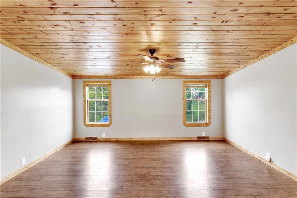 360 Clements Road Pittsburgh, PA 15239 - Photo 11 of 25