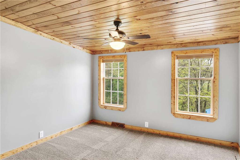 360 Clements Road Pittsburgh, PA 15239 - Photo 15 of 25