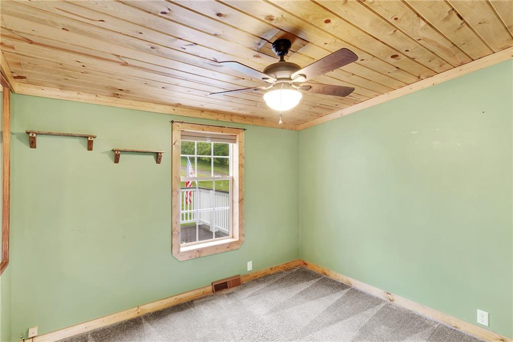 360 Clements Road Pittsburgh, PA 15239 - Photo 17 of 25
